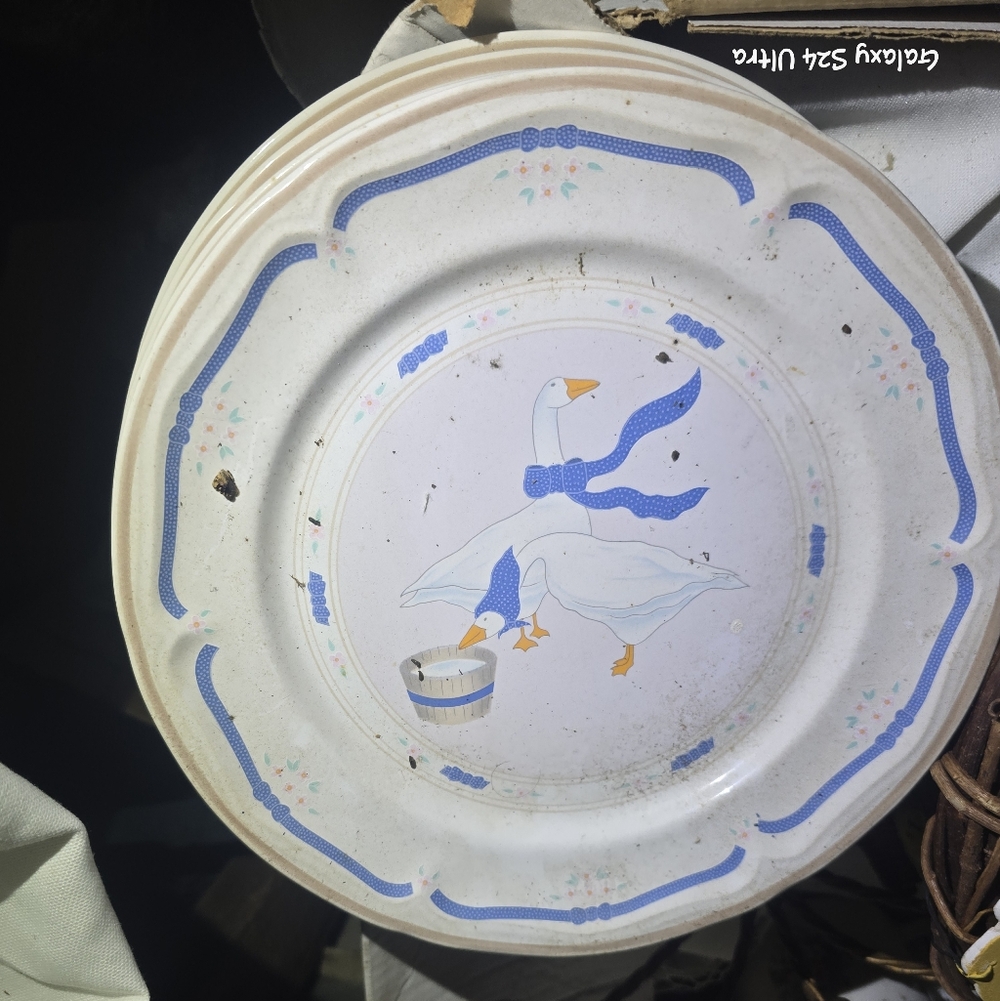 Vintage Goose Dinner Plate in Blue and White 4 Total Plates